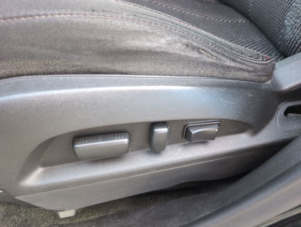 Used 2017 Chevrolet Equinox LT w/ Convenience Package image 14