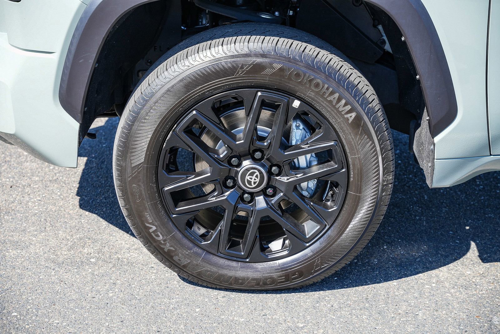 Used 2025 Toyota Tundra Limited AWD/4WD image 9
