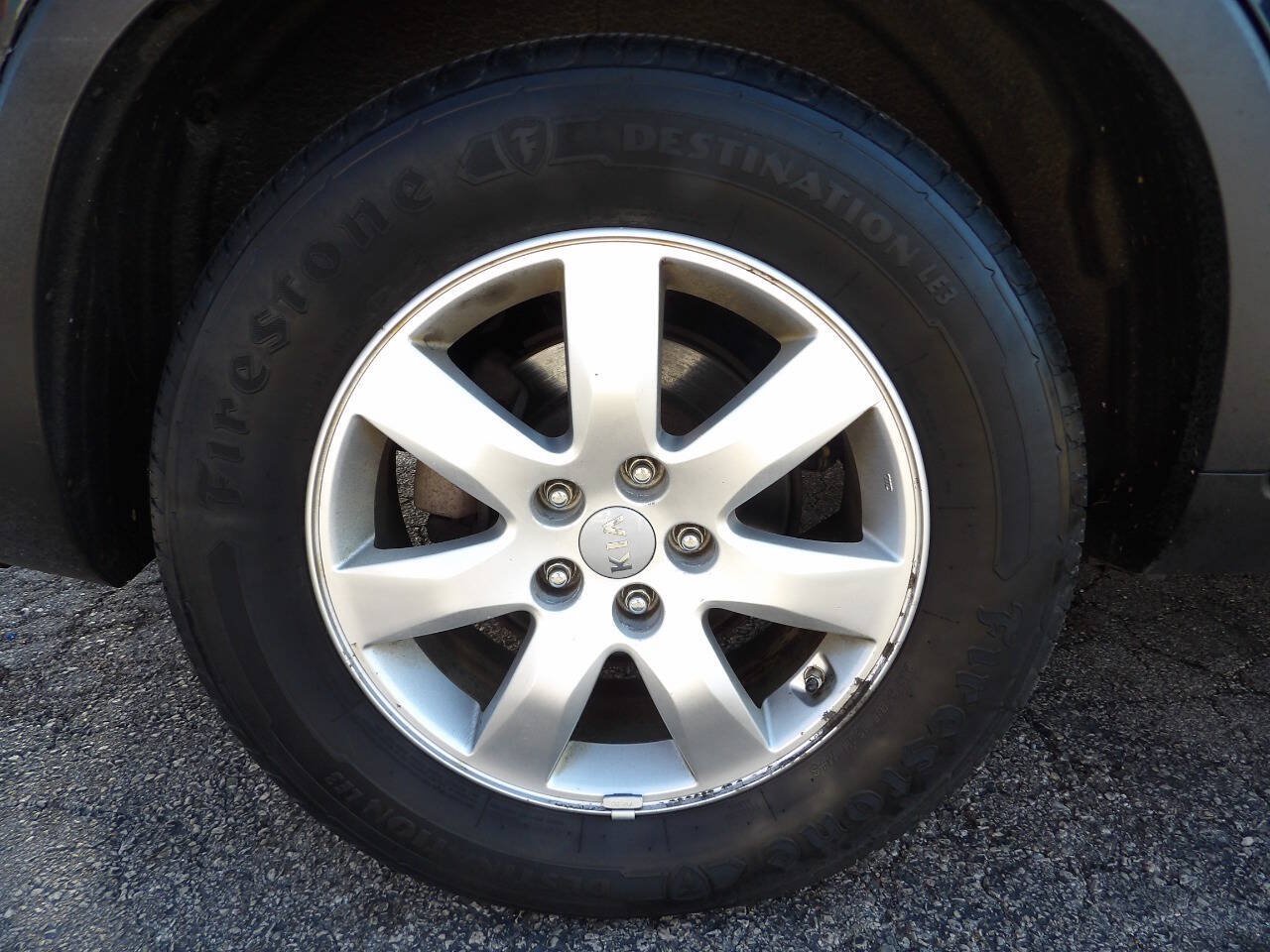 Used 2013 Kia Sorento LX w/ Convenience Pkg AWD/4WD image 2
