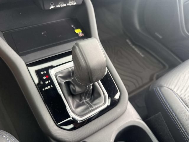 Used 2025 Subaru Forester Limited AWD/4WD image 32
