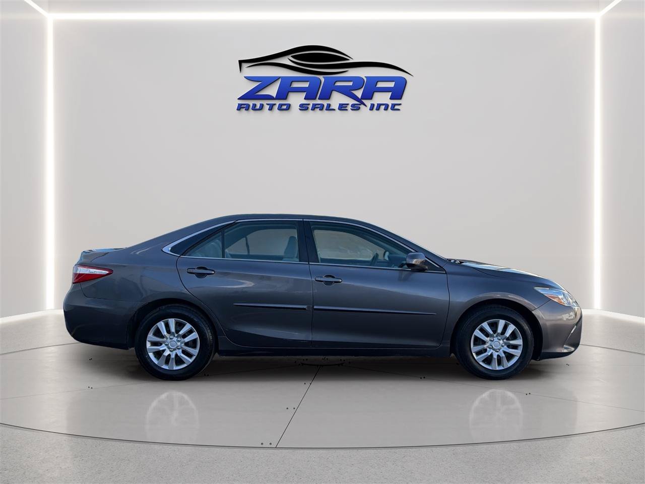 Used 2015 Toyota Camry LE FWD image 8