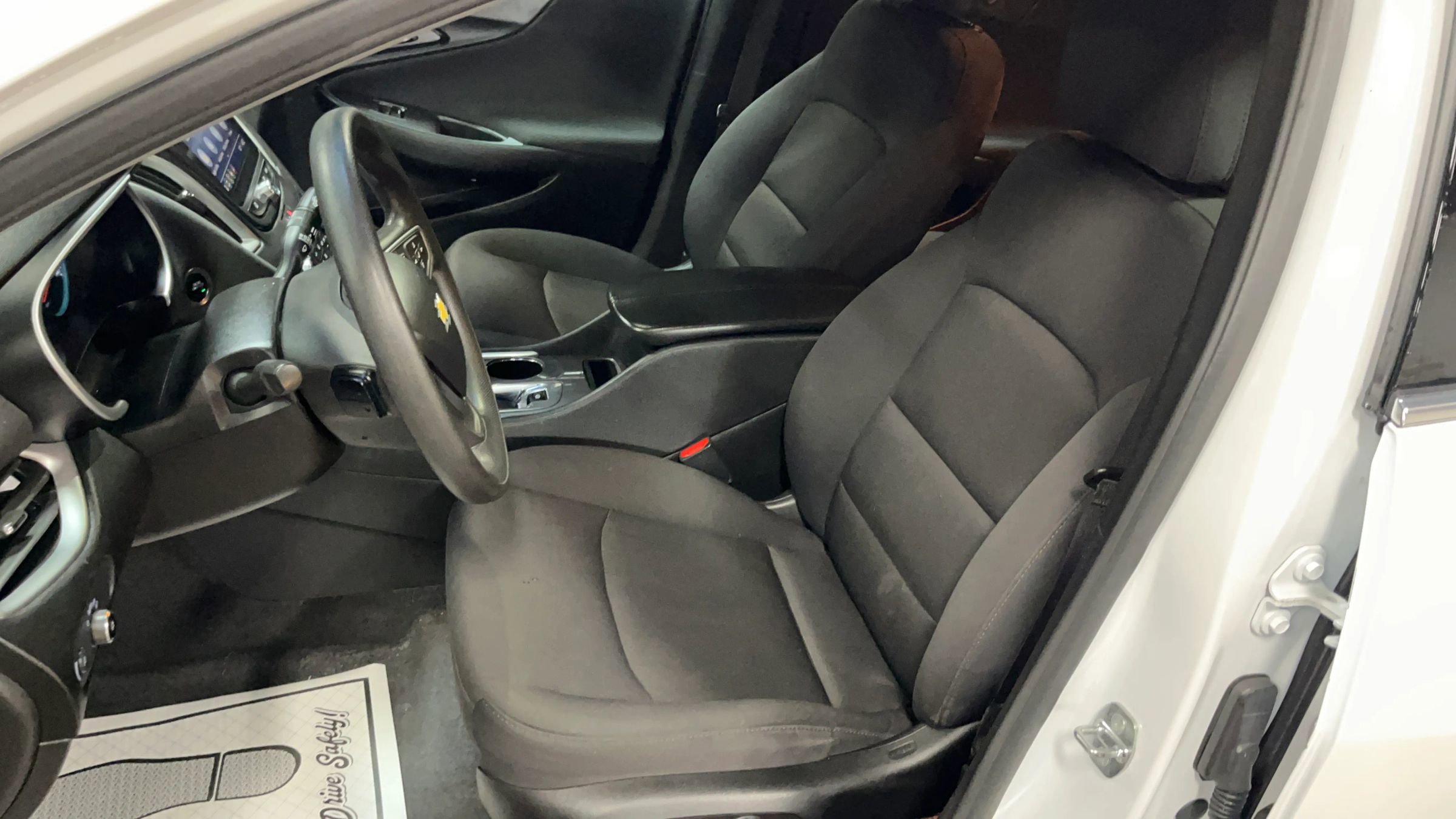 Used 2022 Chevrolet Malibu LT image 4