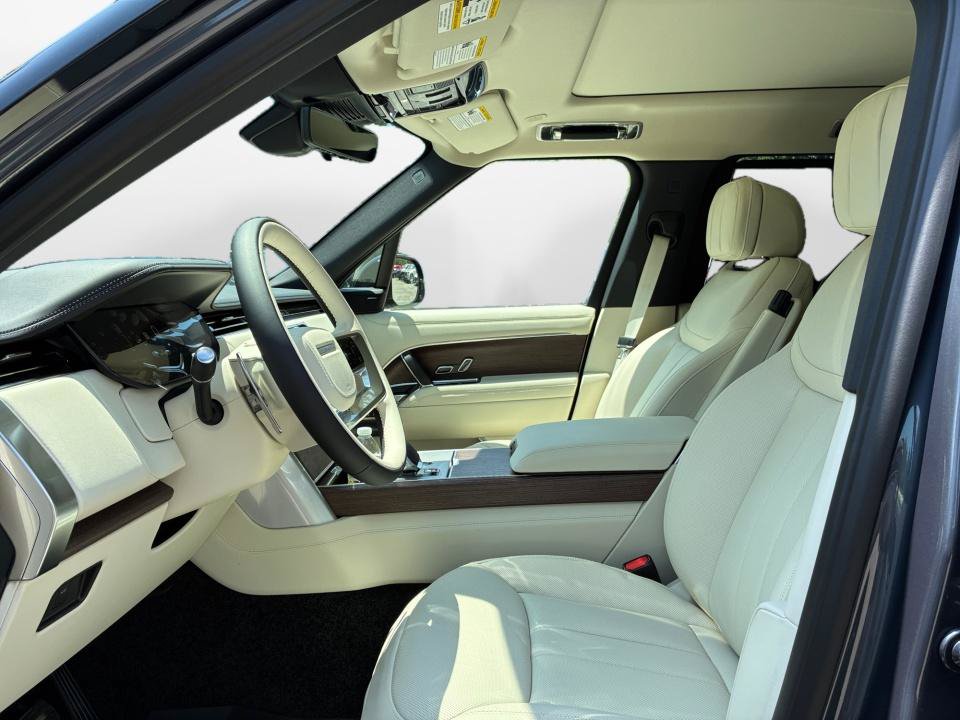 New 2026 Land Rover Range Rover Long Wheelbase SE AWD/4WD image 9