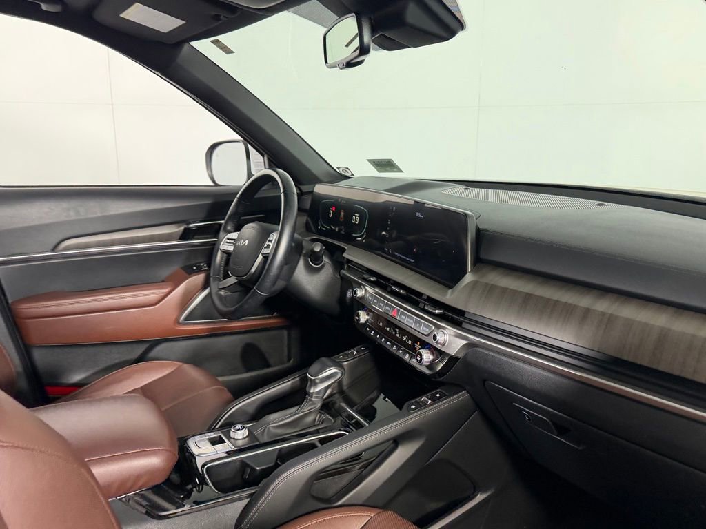 Used 2024 Kia Telluride EX w/ EX Captain's Chair Package FWD image 31