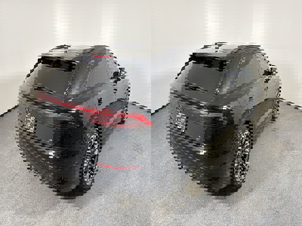 Used 2025 Audi Q8 Premium Plus w/ Premium Plus Package image 7