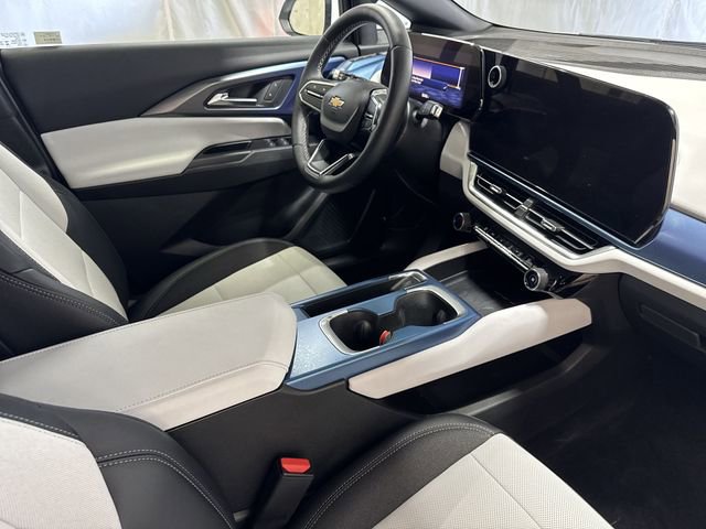 Certified 2025 Chevrolet Equinox EV LT FWD image 28