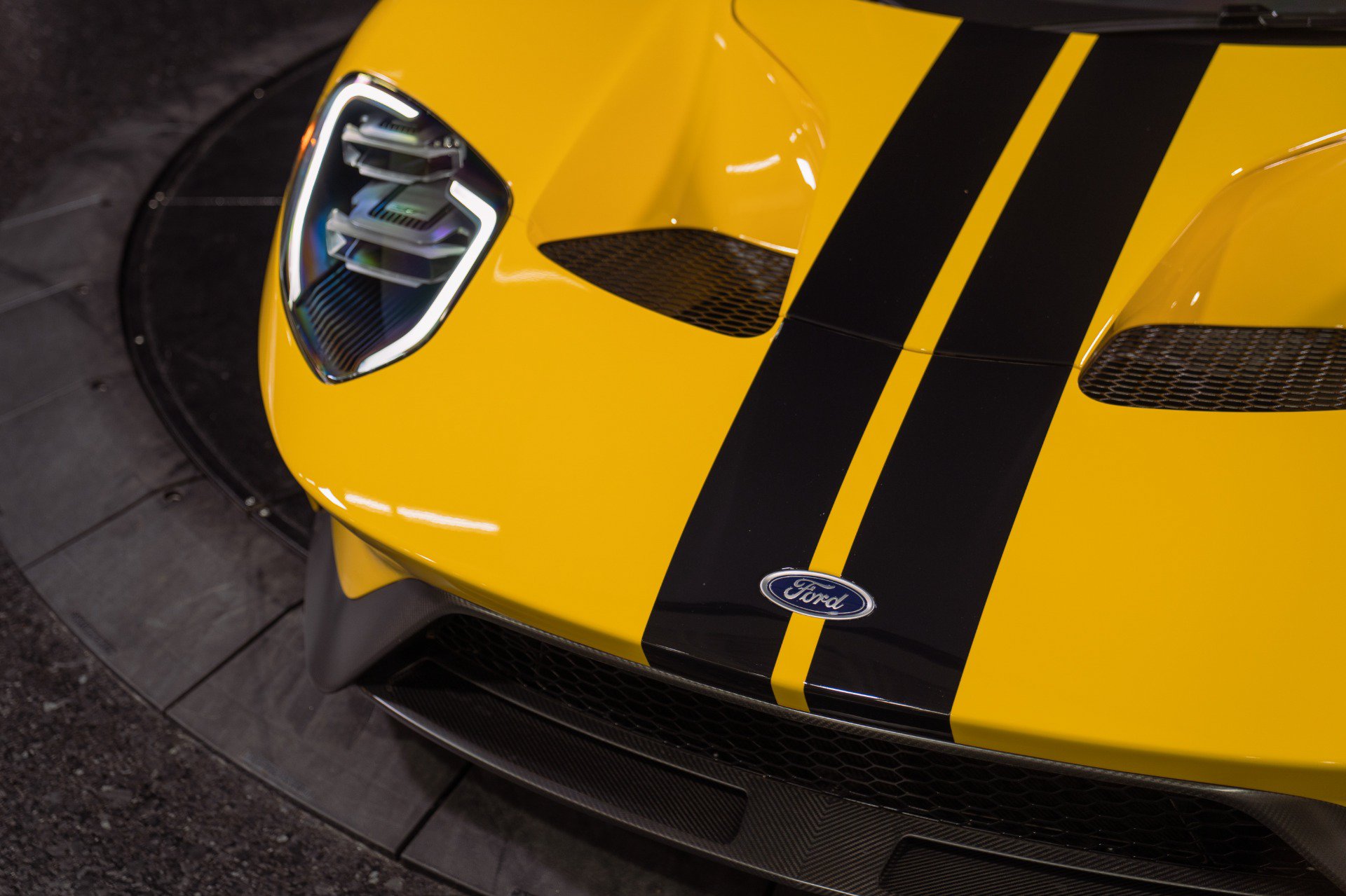 Used 2019 Ford GT RWD image 10