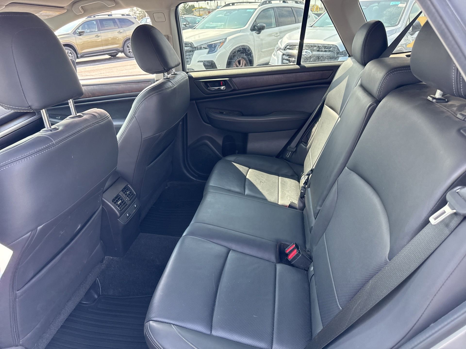 Used 2015 Subaru Outback 2.5i Limited image 9