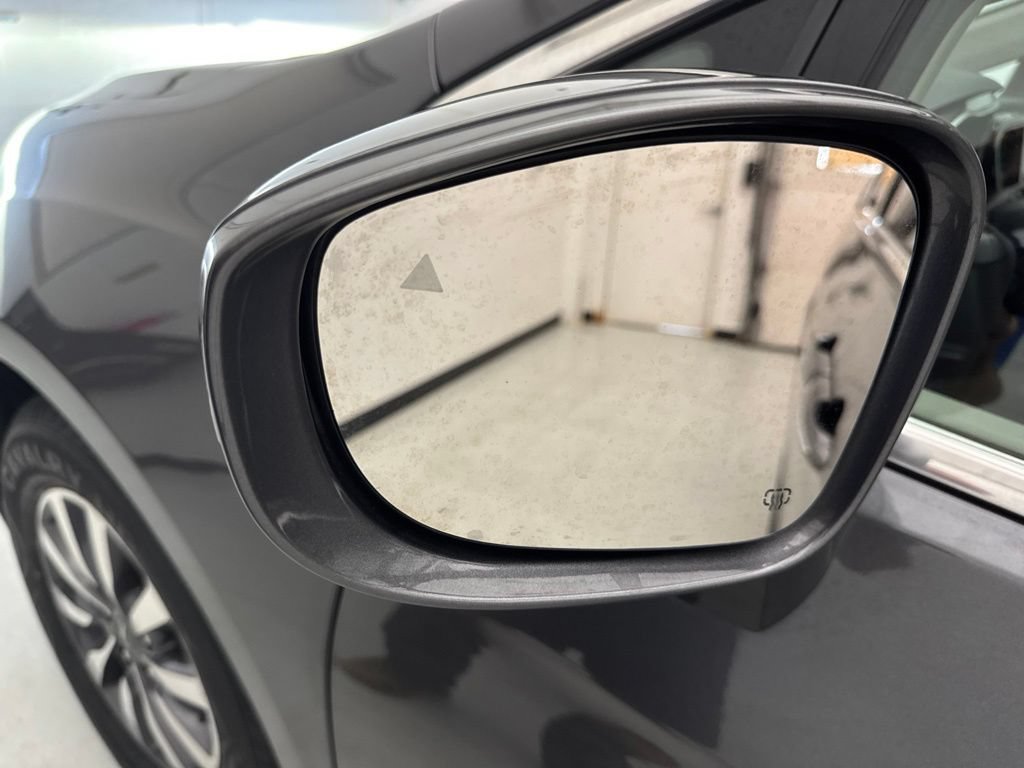 Used 2021 Chrysler Pacifica Touring-L FWD image 13