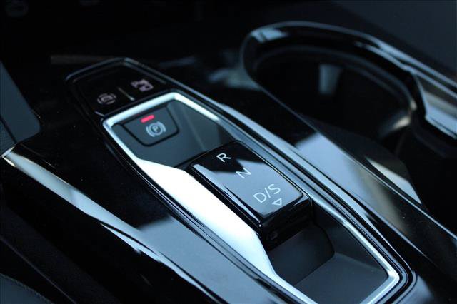 Used 2025 Audi Q5 Premium Plus w/ Premium Plus AWD/4WD image 18