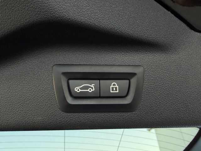 Used 2022 BMW X7 M50i AWD/4WD image 37
