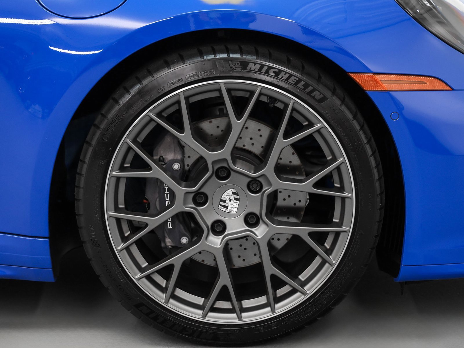Used 2025 Porsche 911 Carrera w/ Premium Package image 17