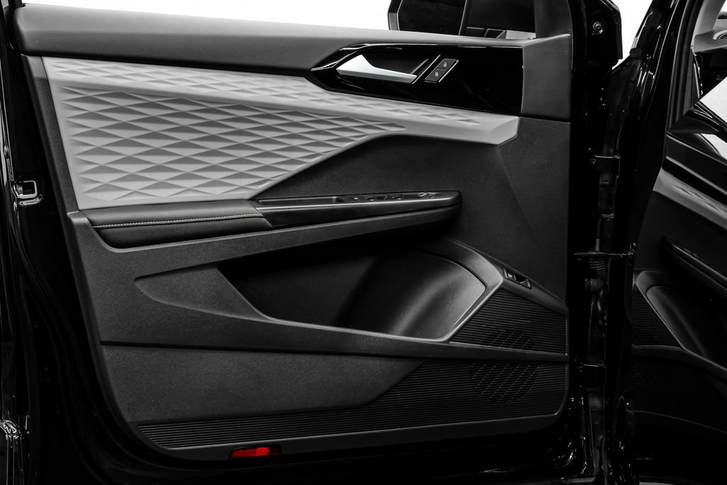 Used 2024 Volkswagen Taos S image 18