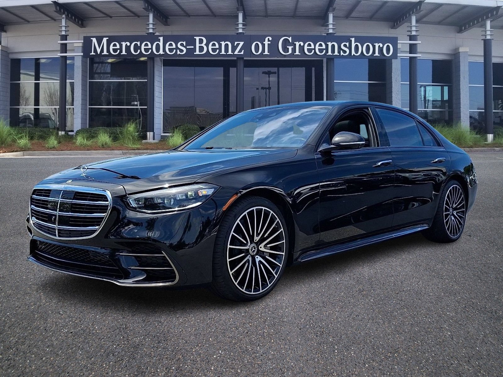 Certified 2023 Mercedes-Benz S 580 4MATIC Sedan image 3