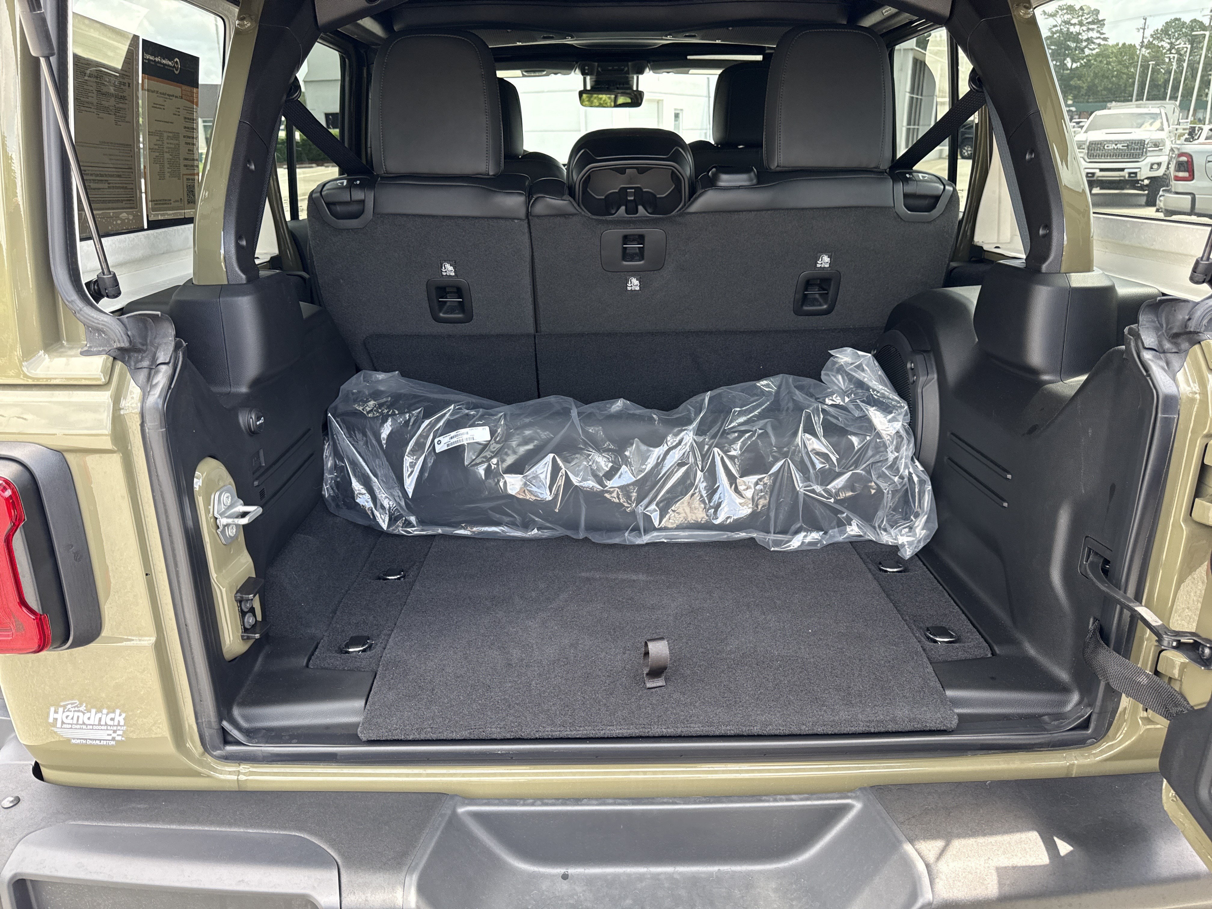 Certified 2025 Jeep Wrangler Unlimited Rubicon 392 AWD/4WD image 31