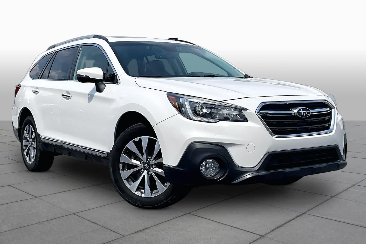 Used 2019 Subaru Outback 3.6R Touring AWD/4WD image 2