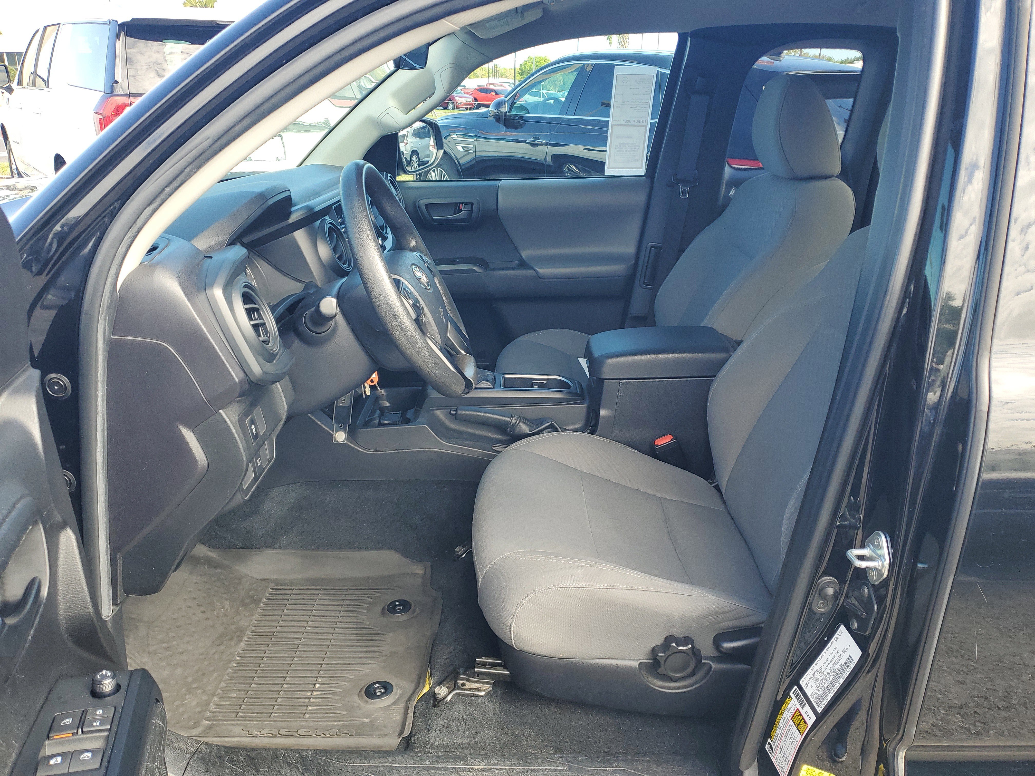 Used 2022 Toyota Tacoma SR image 11