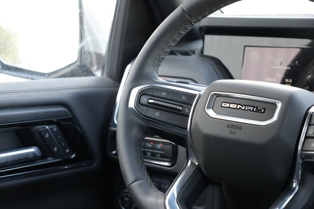 Used 2026 GMC Yukon Denali w/ Sun & Power Step Package RWD image 20