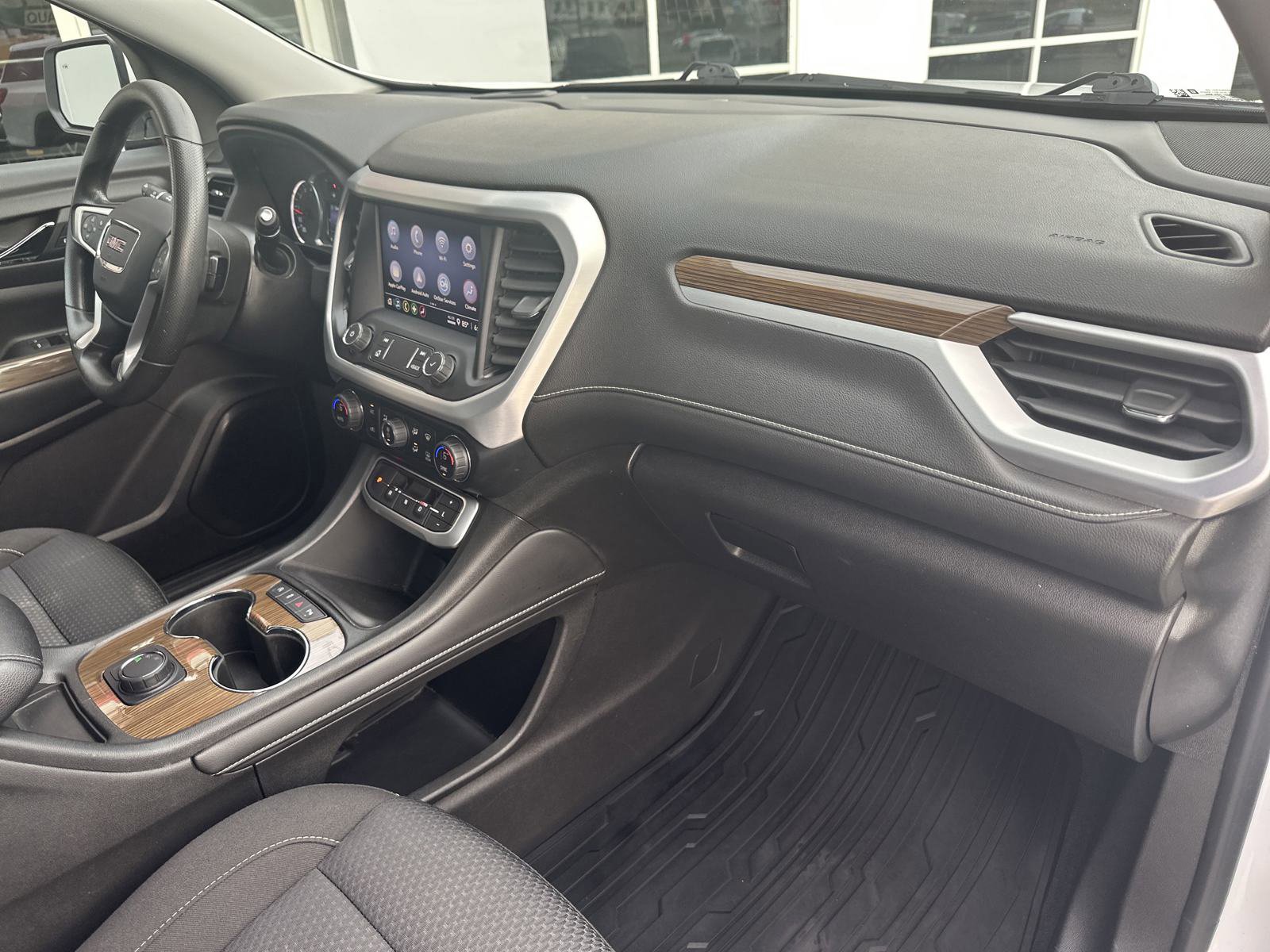 Used 2022 GMC Acadia SLE image 27