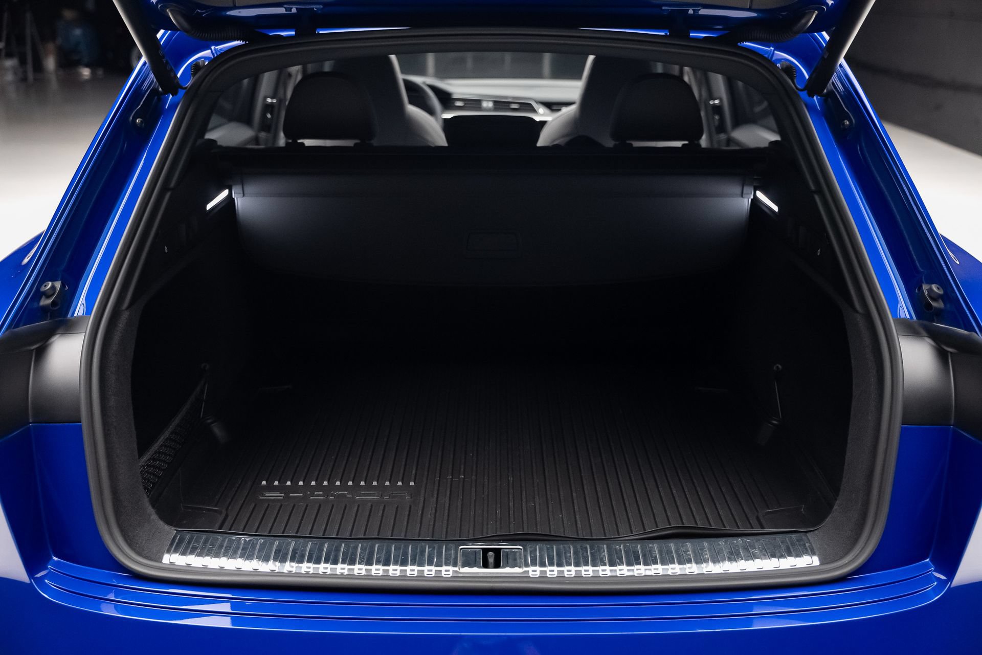 Used 2024 Audi SQ8 e-tron Premium Plus AWD/4WD image 76