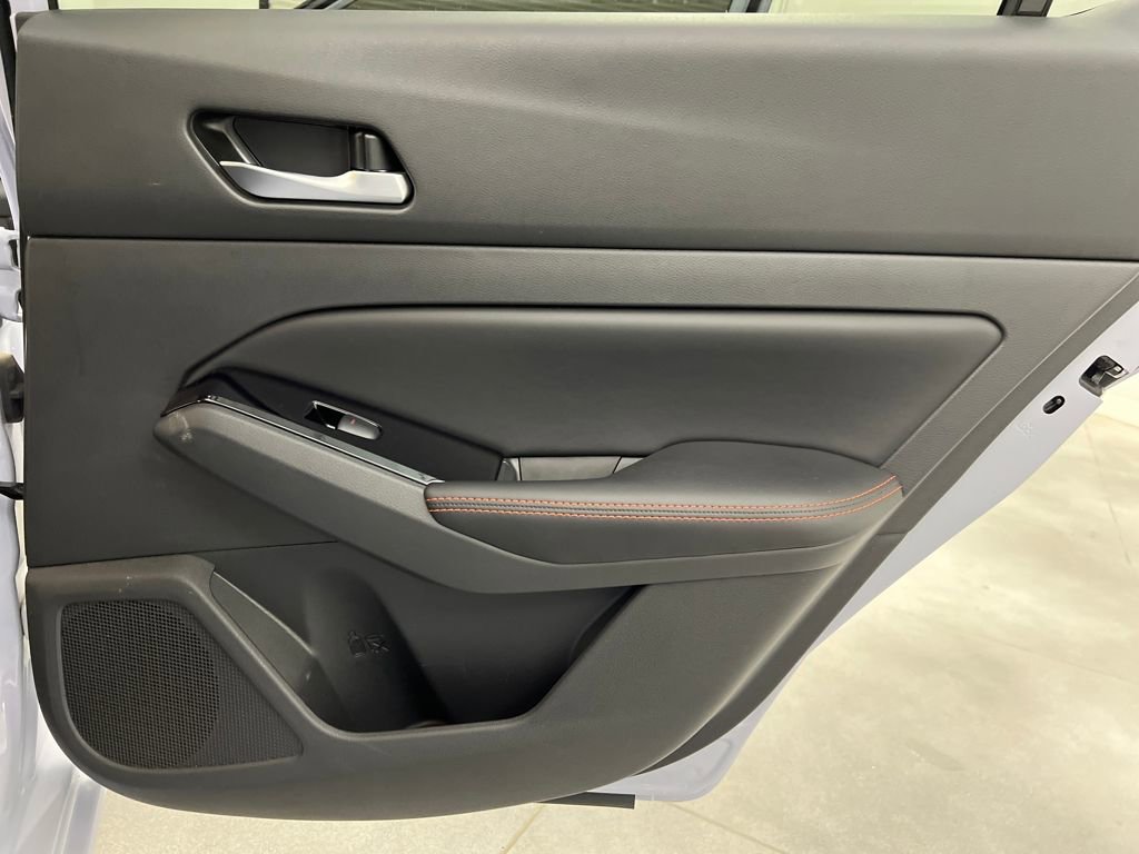 Used 2024 Nissan Altima 2.5 SR image 16