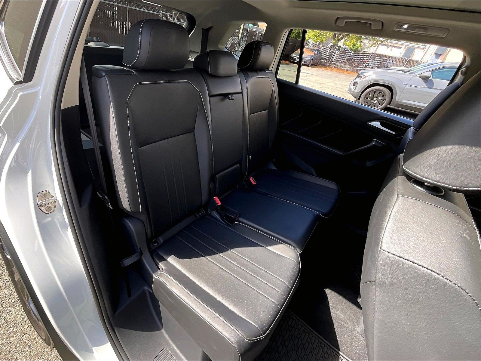 Certified 2023 Volkswagen Tiguan SE FWD image 26