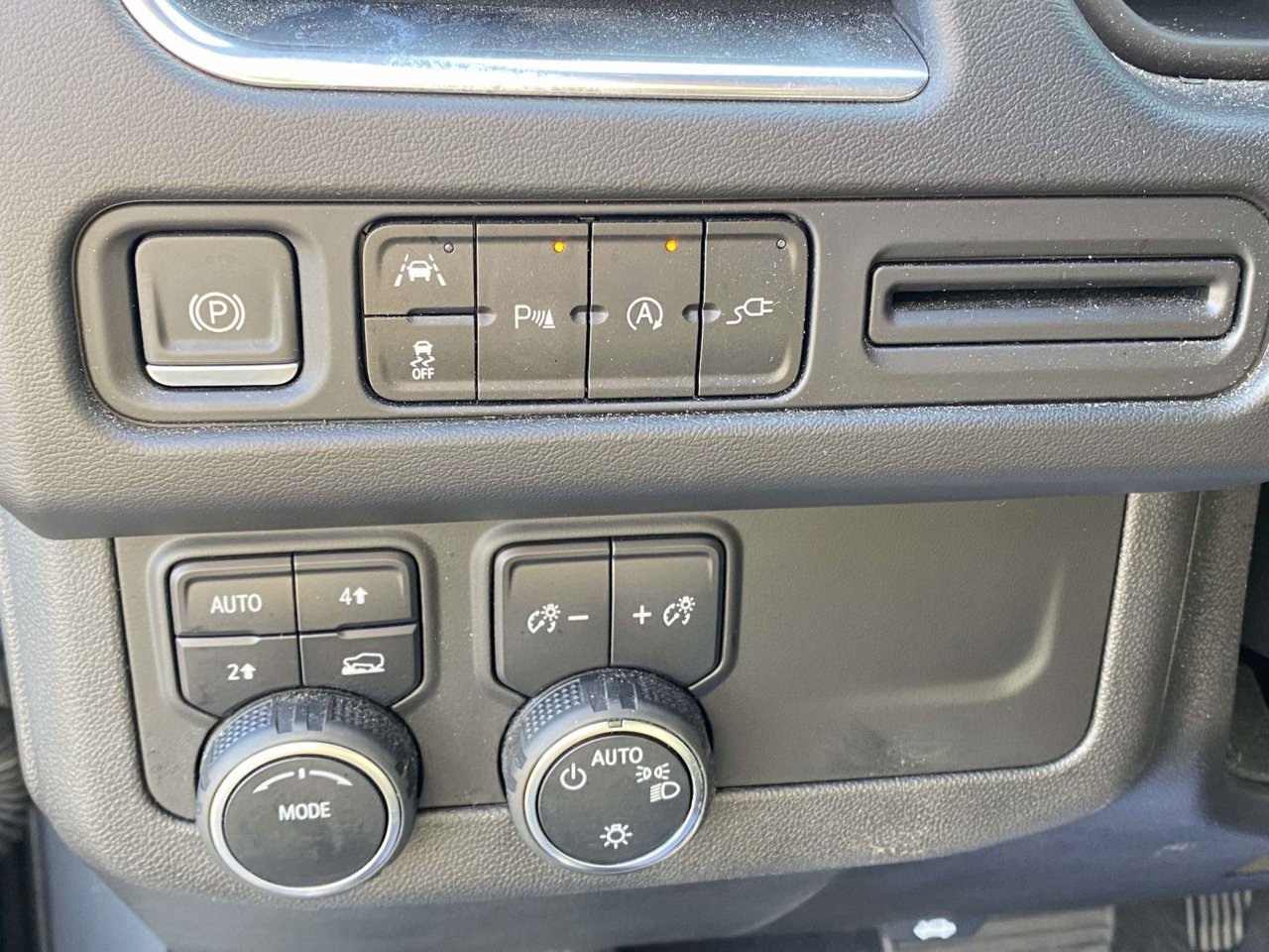 Used 2022 Chevrolet Tahoe LT AWD/4WD image 30