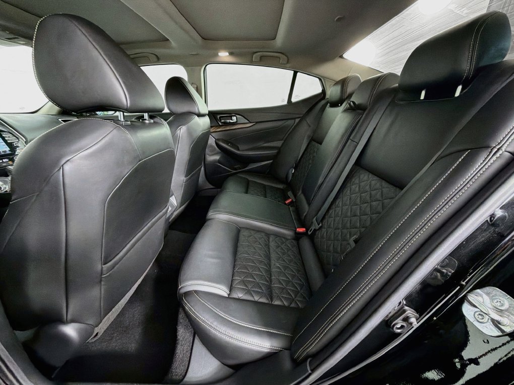 Used 2018 Nissan Maxima Platinum FWD image 34