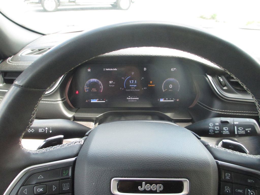 Used 2023 Jeep Grand Cherokee L Limited w/ Luxury Tech Group II AWD/4WD image 32