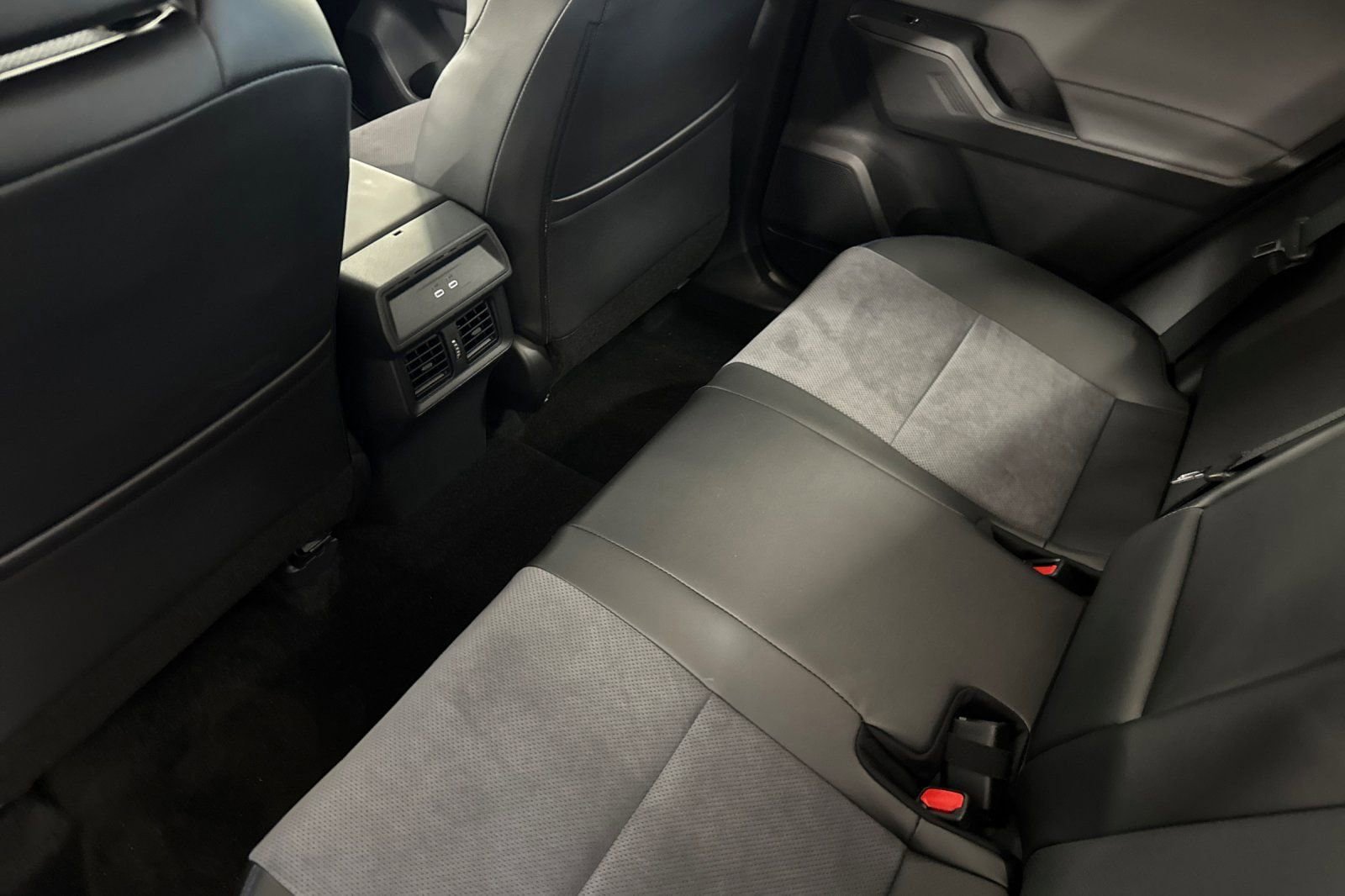 New 2026 Toyota RAV4 XSE AWD/4WD image 13