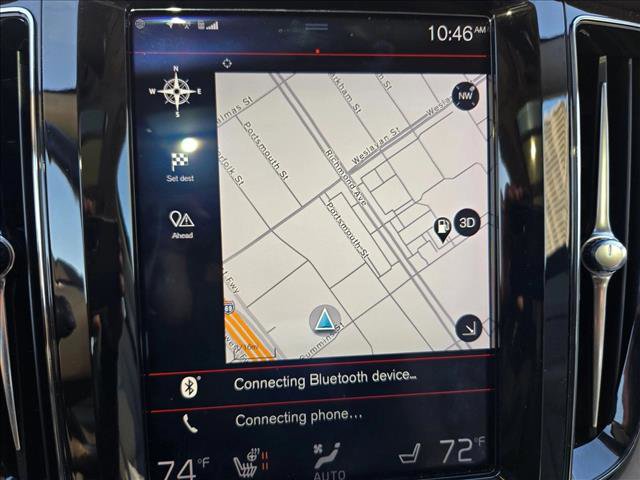 Used 2018 Volvo XC60 T5 Momentum w/ Vision Package image 12