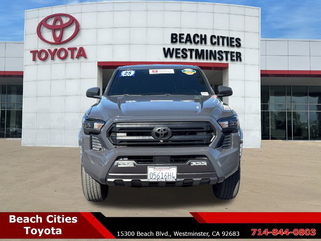 Certified 2025 Toyota Tacoma SR5 AWD/4WD image 4