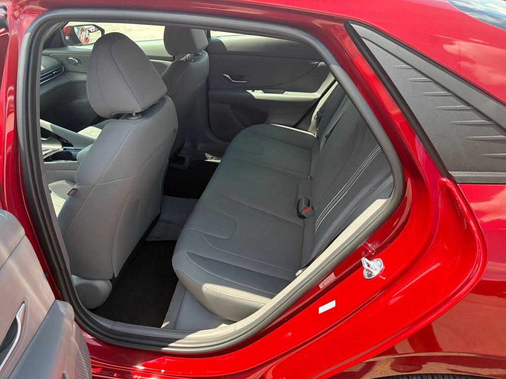 Used 2023 Hyundai Elantra SEL w/ Convenience Package FWD image 13