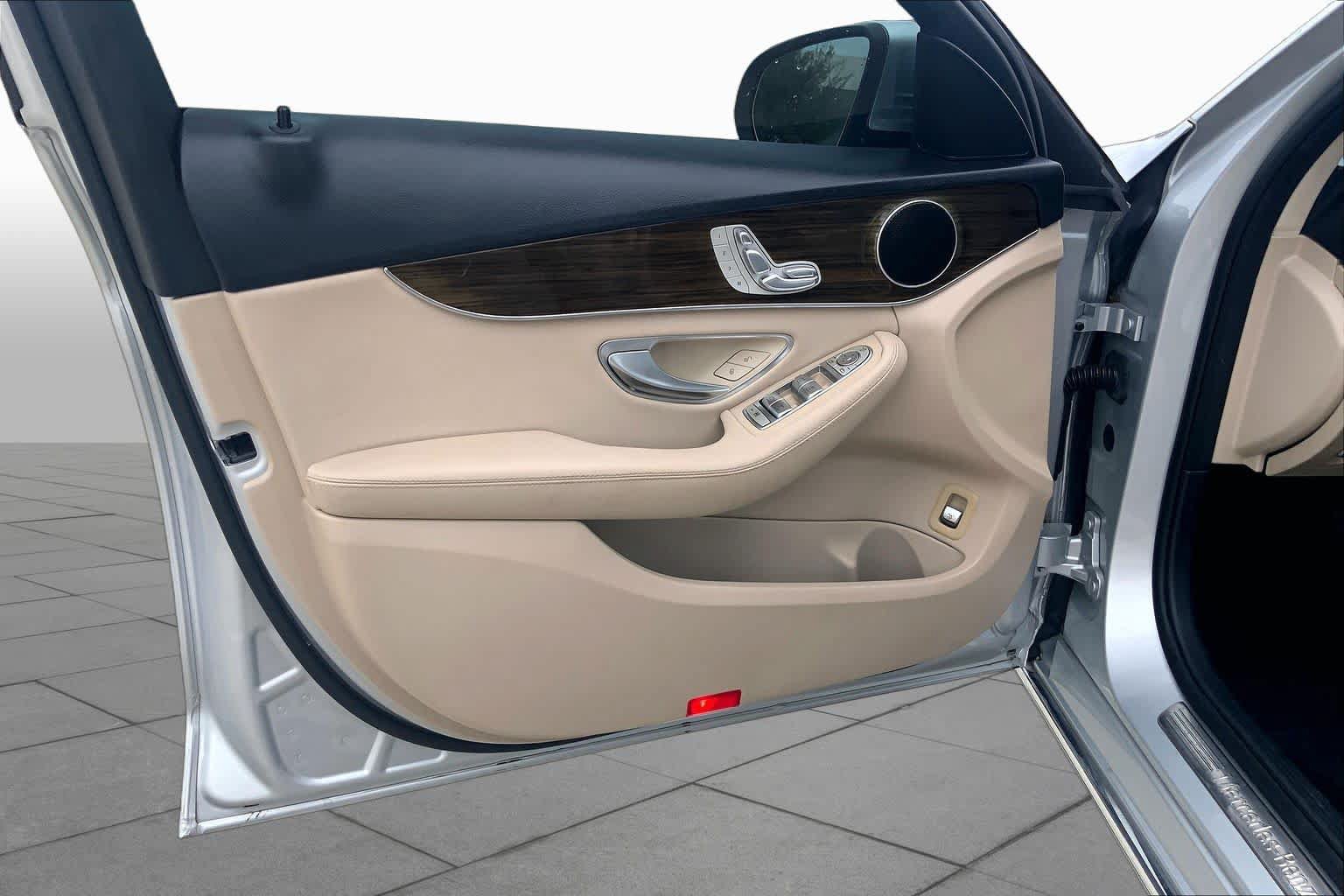 Used 2018 Mercedes-Benz C 300 Sedan image 40