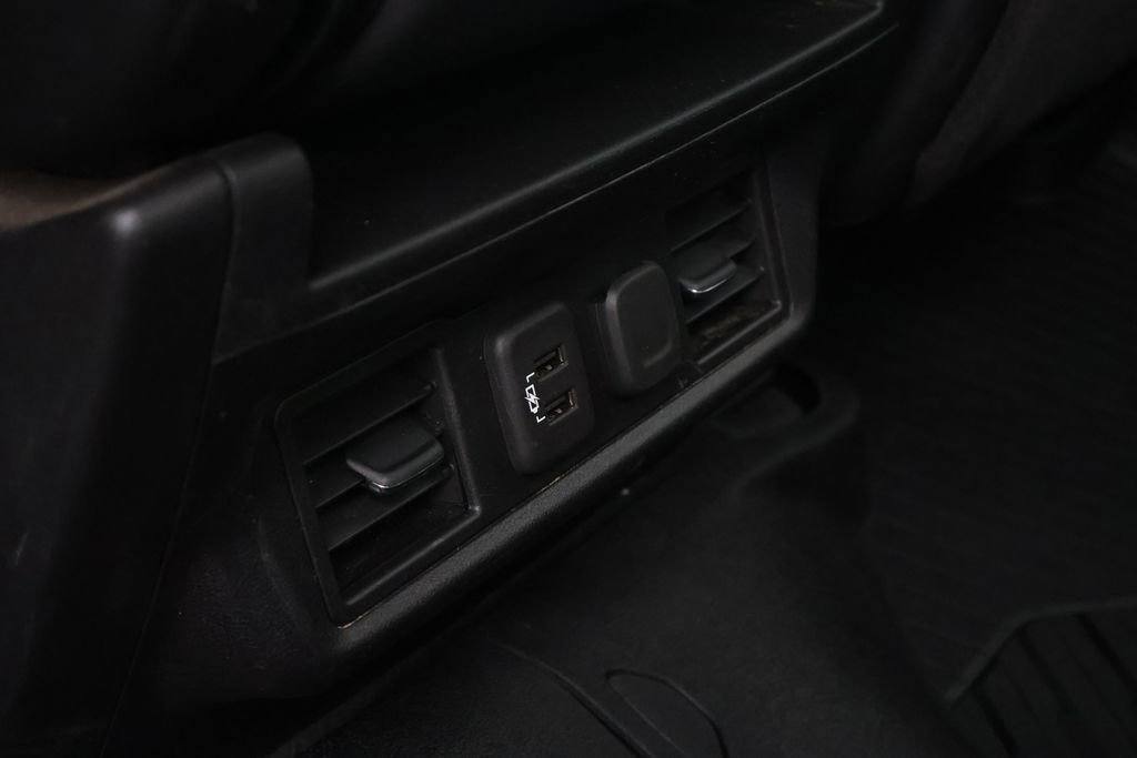 Used 2022 Chevrolet Silverado 2500 LT w/ Convenience Package image 36