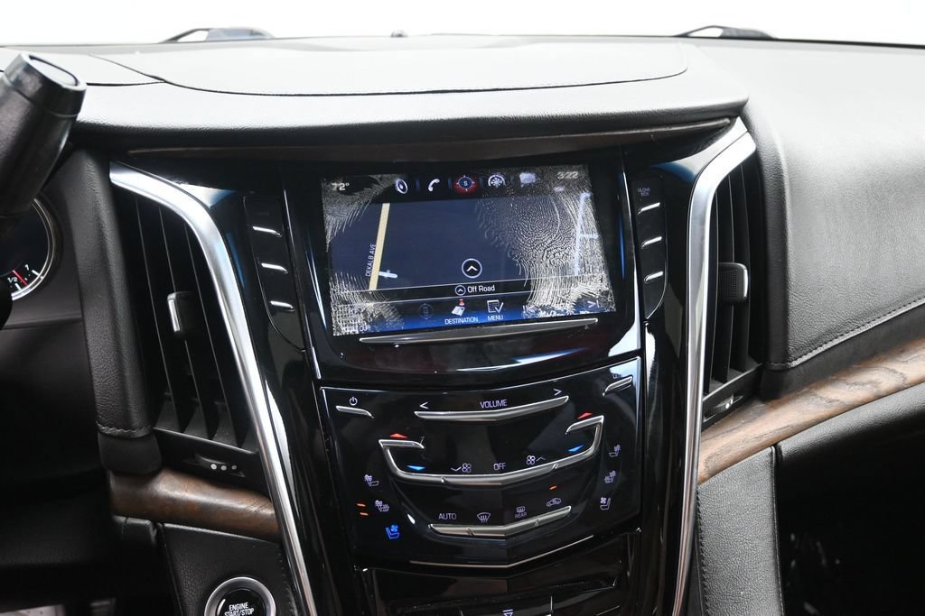 Used 2018 Cadillac Escalade Premium Luxury AWD/4WD image 16