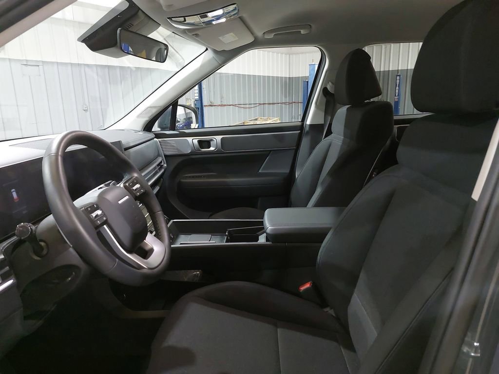 Used 2025 Hyundai Santa Fe SE FWD image 16