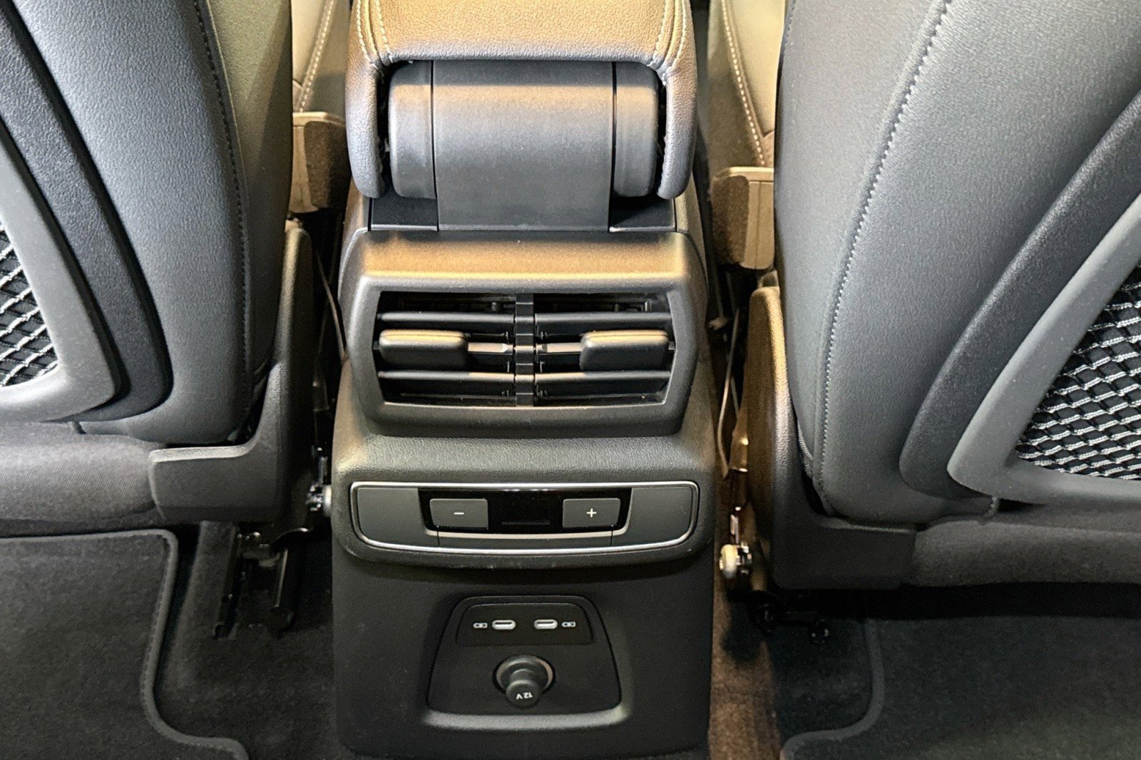 Used 2025 Audi Q4 e-tron Premium Plus w/ Premium Plus image 24