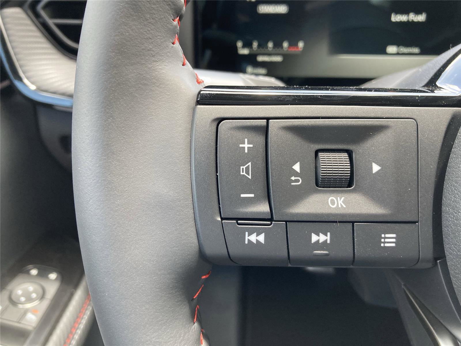 New 2025 Nissan Kicks SR w/ SR Premium Package image 24