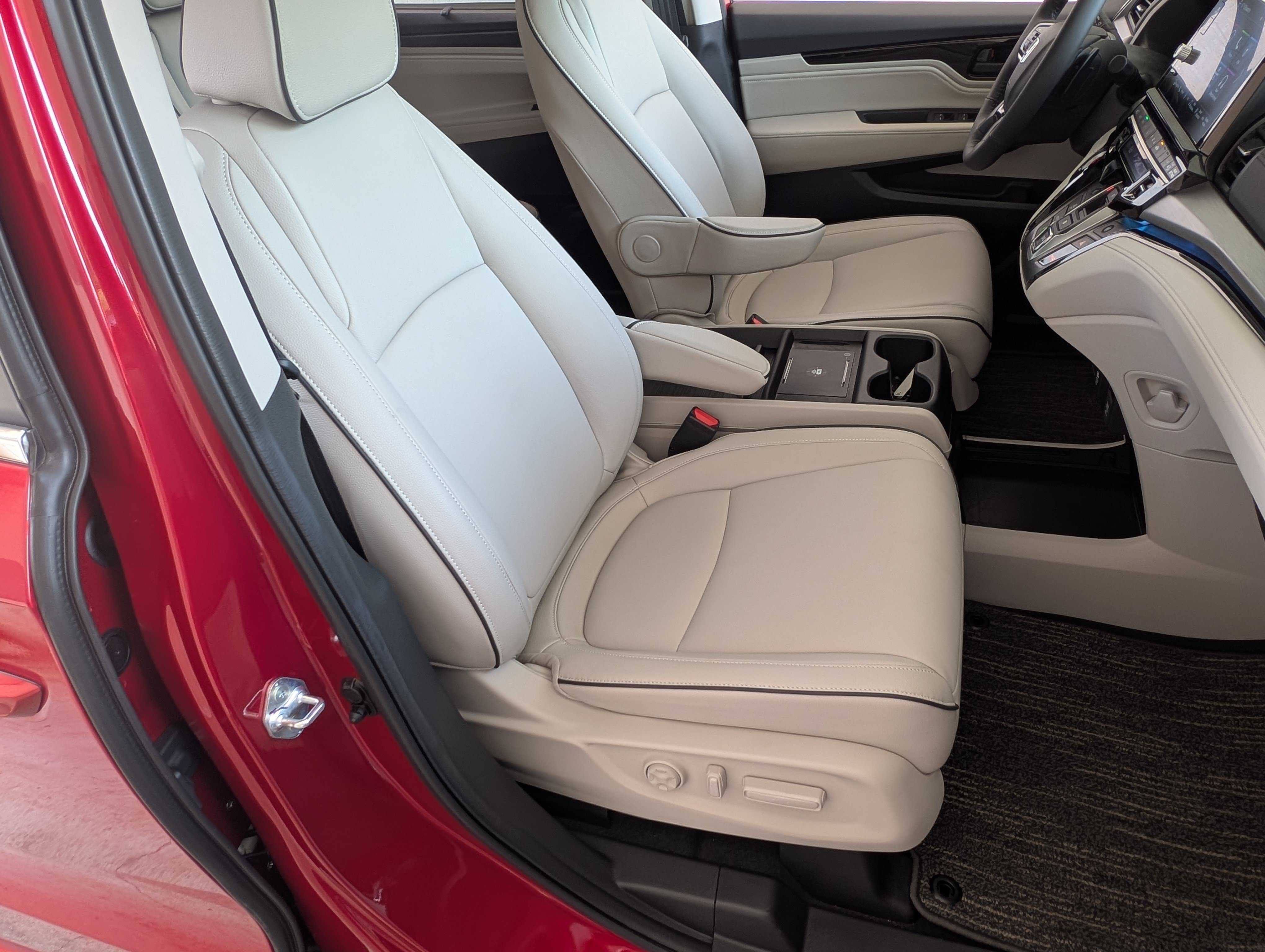 Used 2026 Honda Odyssey Touring image 22