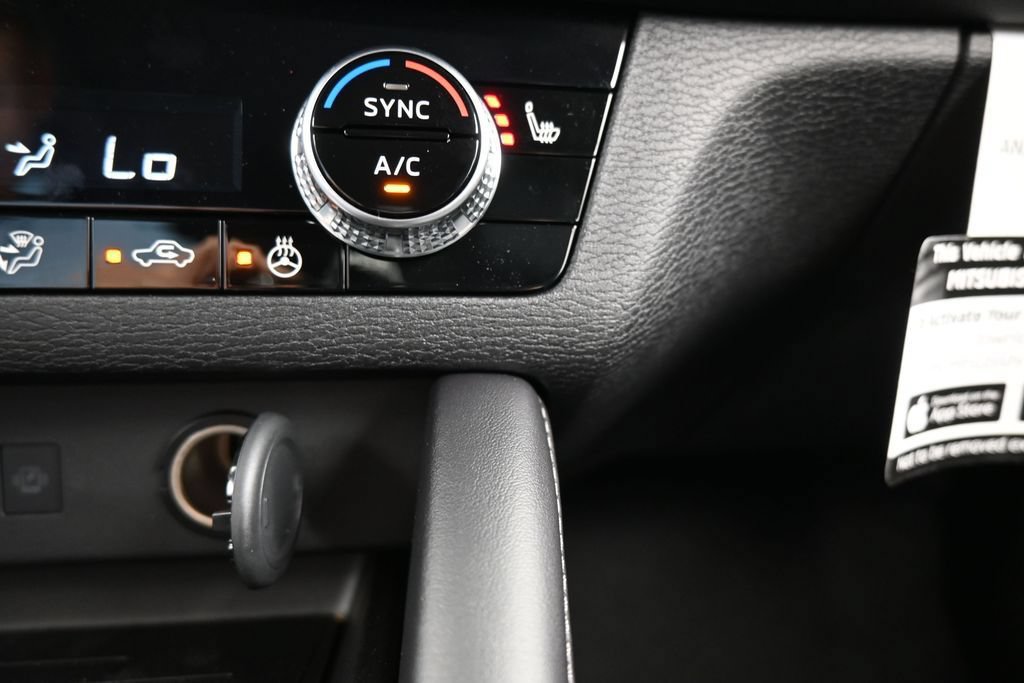 New 2026 Mitsubishi Outlander SE FWD image 31
