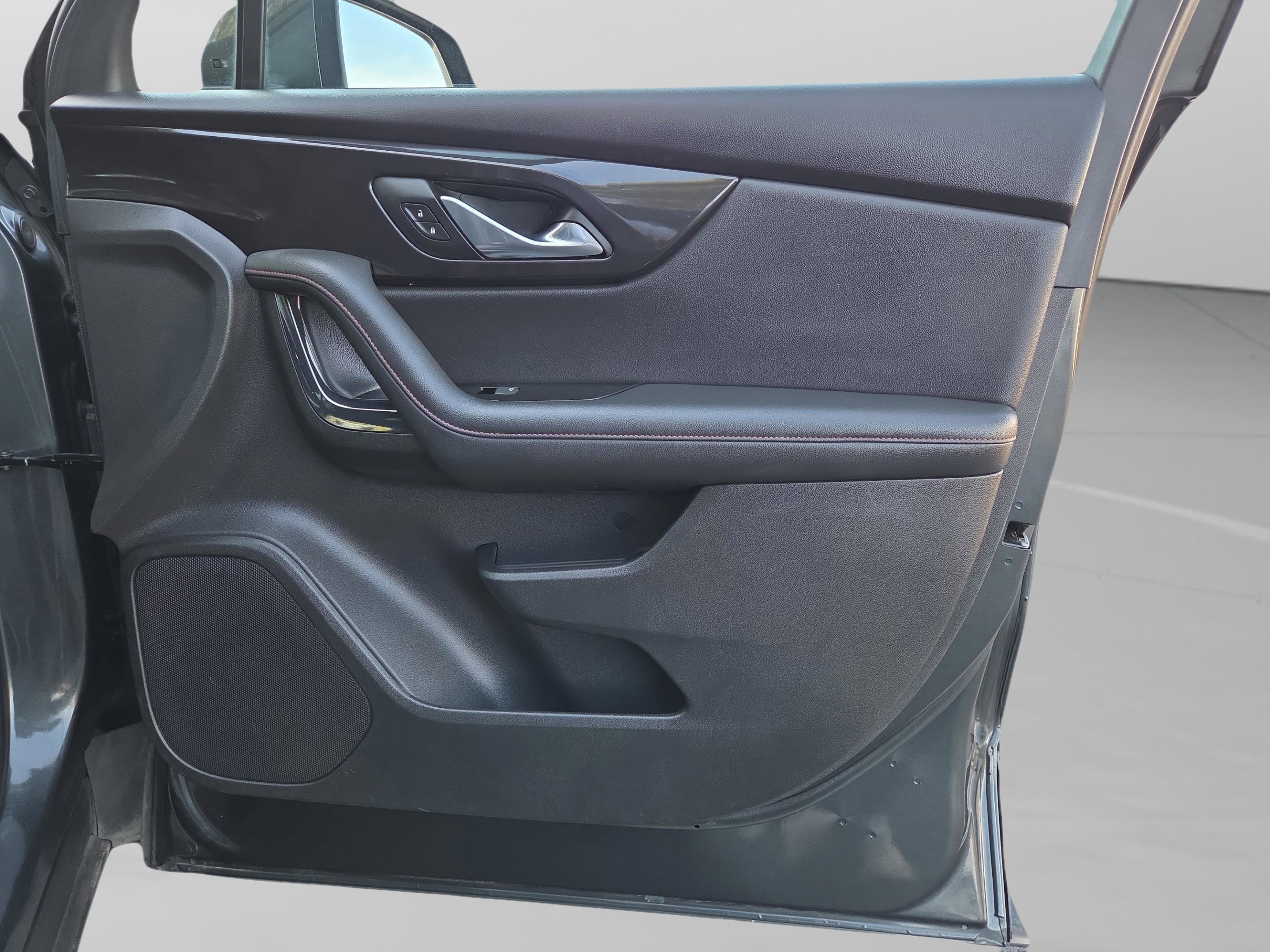 Used 2019 Chevrolet Blazer RS w/ Sun and Wheels Package image 39