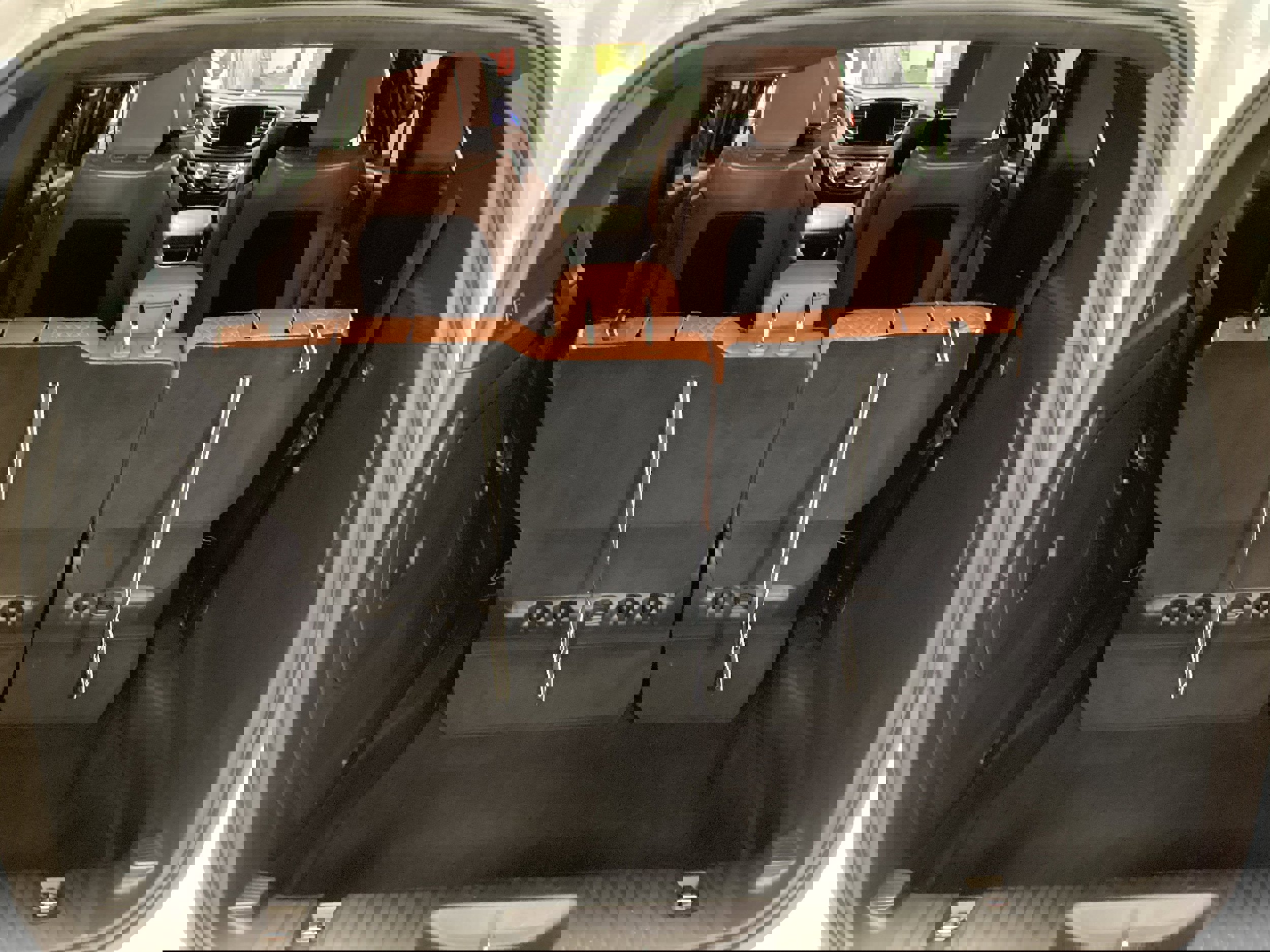 Used 2025 Chrysler Pacifica Pinnacle image 5