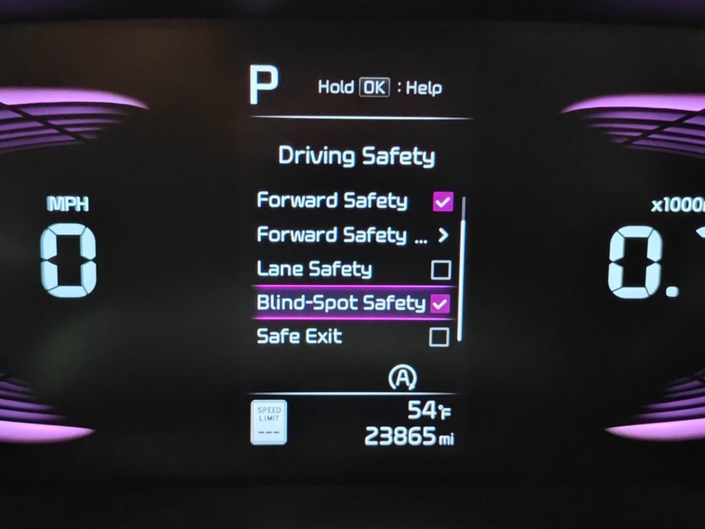 Used 2025 Kia Soul LX w/ LX Technology Package FWD image 30
