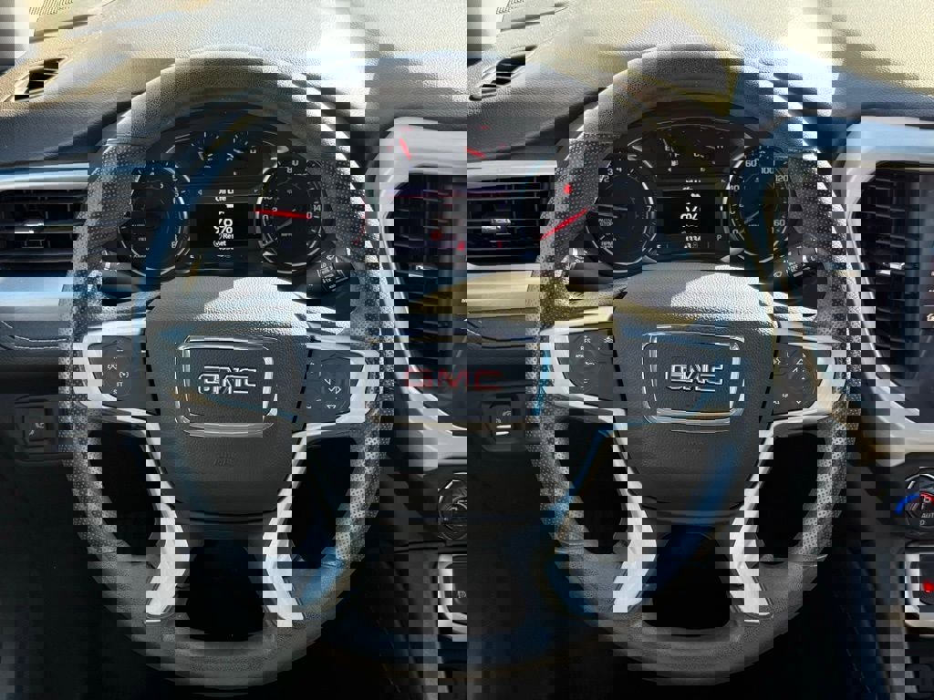Used 2023 GMC Acadia SLE w/ Driver Convenience Package image 14
