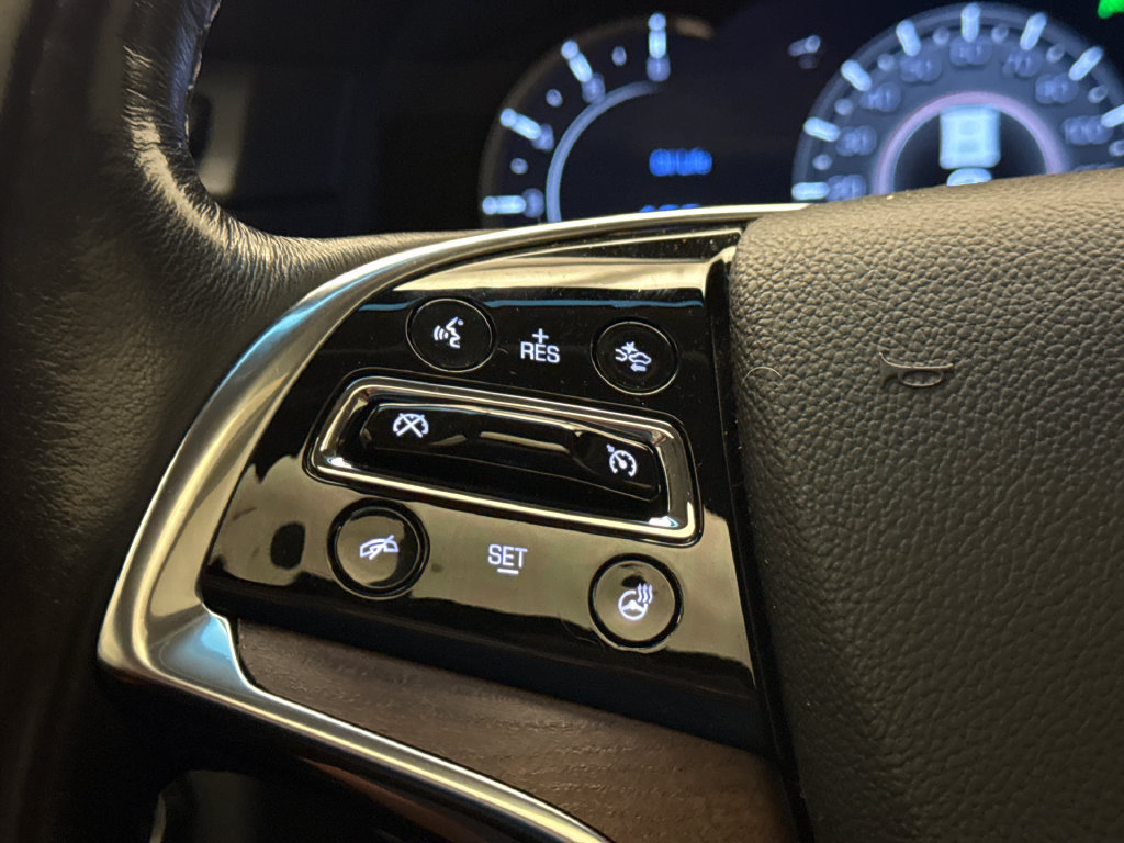 Used 2020 Cadillac Escalade Premium Luxury w/ Escalade Sport Edition AWD/4WD image 38