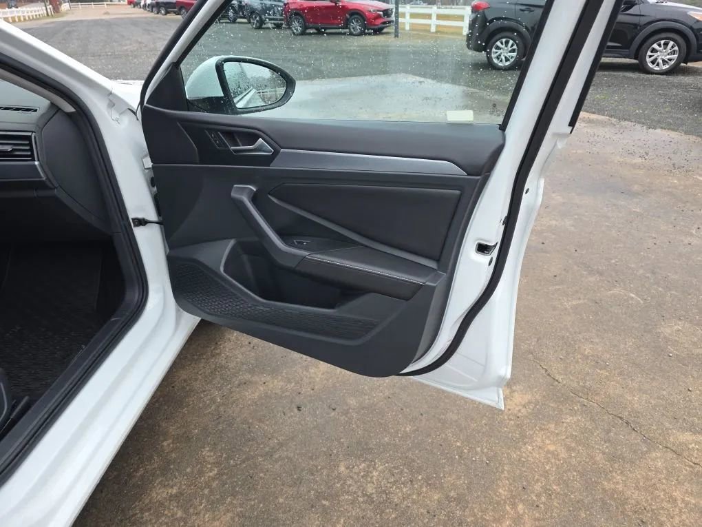 Used 2023 Volkswagen Jetta SE FWD image 43
