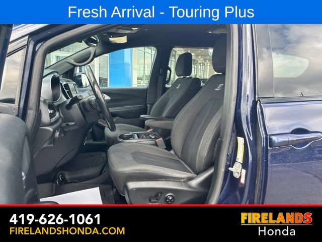 Used 2019 Chrysler Pacifica Touring Plus w/ S Appearance Package FWD image 9