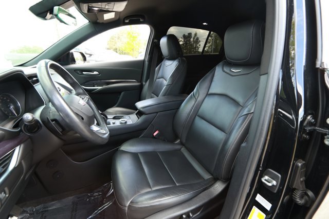 Used 2022 Cadillac XT4 Luxury w/ Cold Weather Package FWD image 23