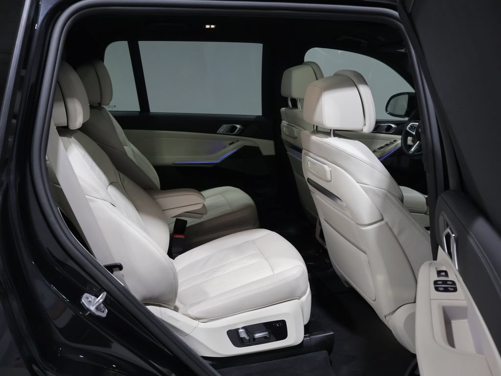 Used 2026 BMW X7 M60i AWD/4WD image 18